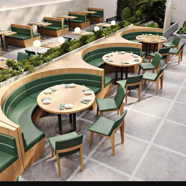 Cozy Café Booth Seating for Relaxed Dining & Socializing