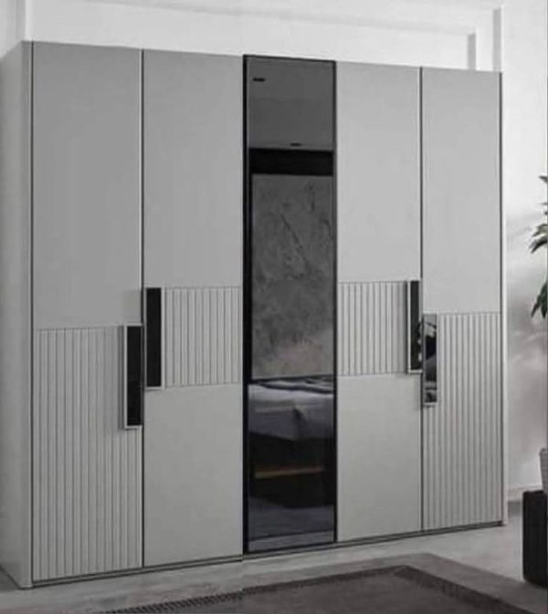 Custom Glass & Aluminum Bedroom Cupboards for Modern Homes