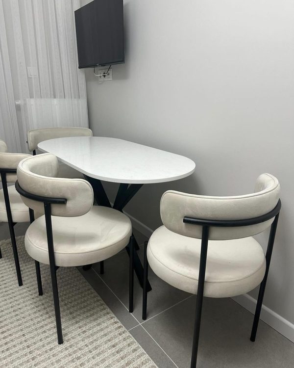 Wooden round or Oval dining table with chairs - Boston
