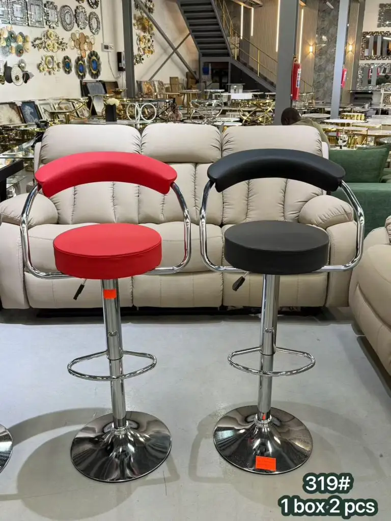 Stylish Comfort: Elegant Bar Stool with Backrest